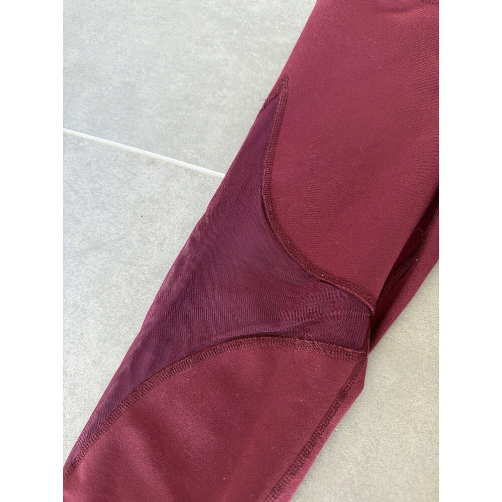 alo Yoga High Waist Capri Leggings with Sleek Desion Wine Womens Size XS - Picture 4 of 8